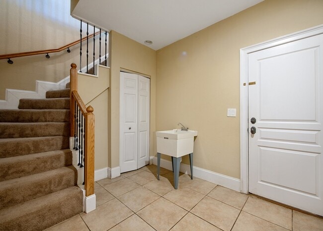 Building Photo - 2145 Ridgecrest Cir
