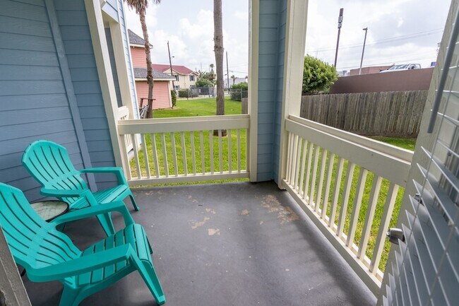 Building Photo - 7000 Seawall Blvd