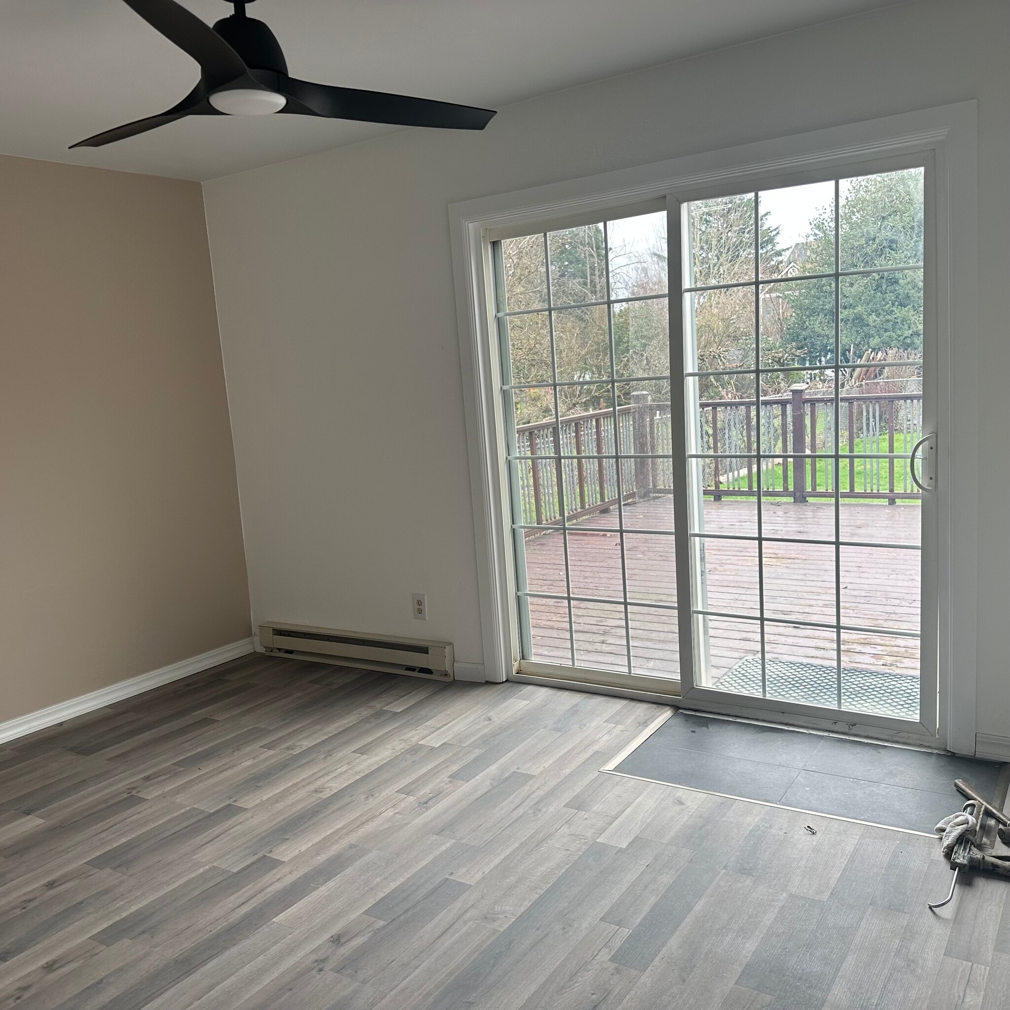 Master Bed - 21326 Main St NE