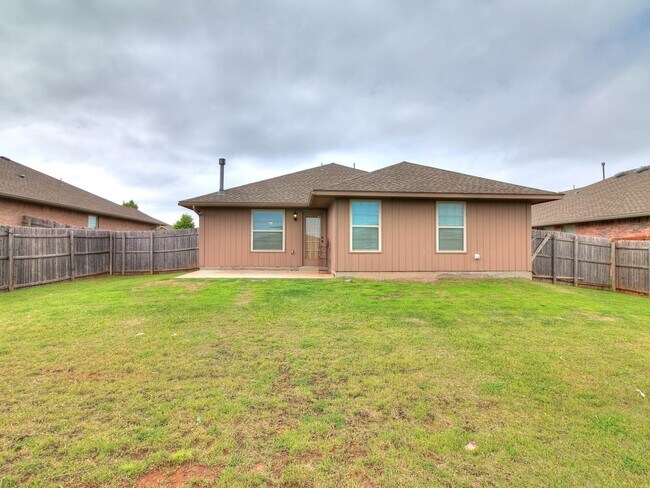 Building Photo - 3 Bed/2 Bath in Sonador of Montague Subdivision - Deer Creek Schools