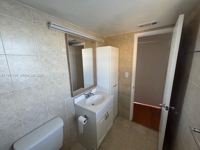 Building Photo - 1302 NE 191st St