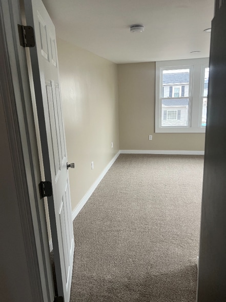 Building Photo - 205 E 2nd St