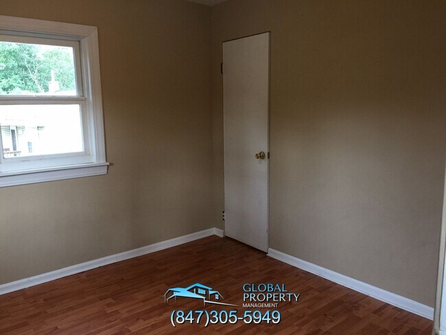 Building Photo - 26179 Riverview Dr