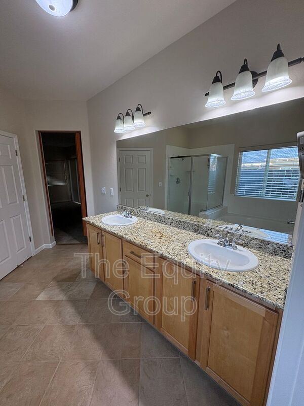 Building Photo - 4911 W Elkhorn Ave