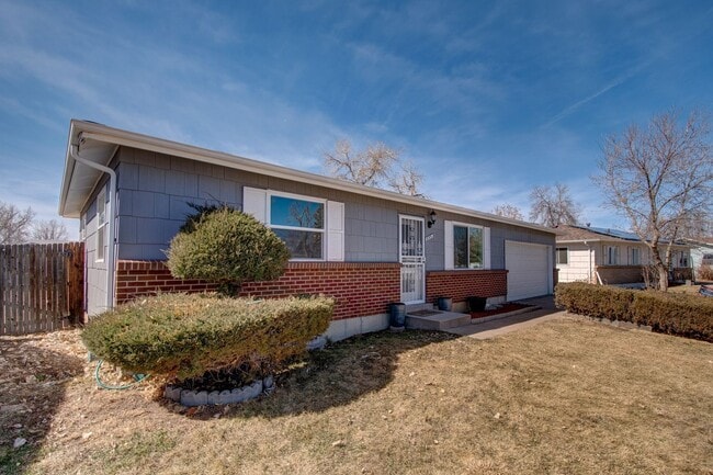 Building Photo - 5553 Crystal Way