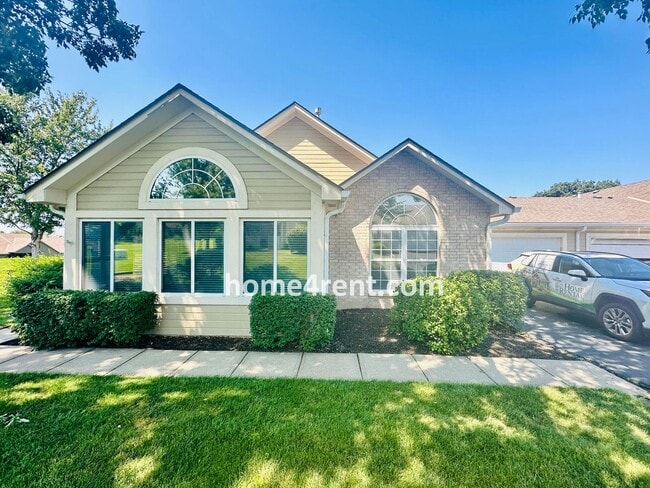 Building Photo - Maintenance FREE, Ranch Style Townhome w/ ...