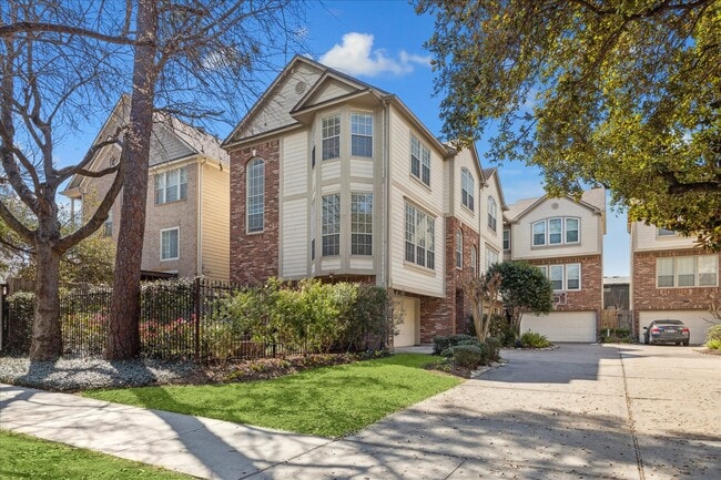 Building Photo - 2626 Commonwealth St