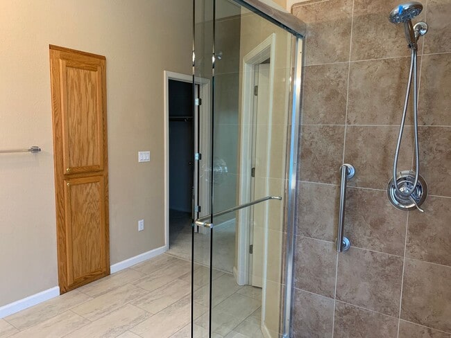 Building Photo - Paradise Valley Home!