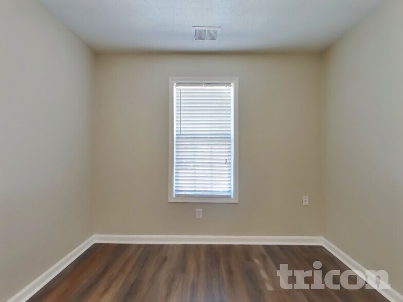 Building Photo - 1053 Abercorn Way