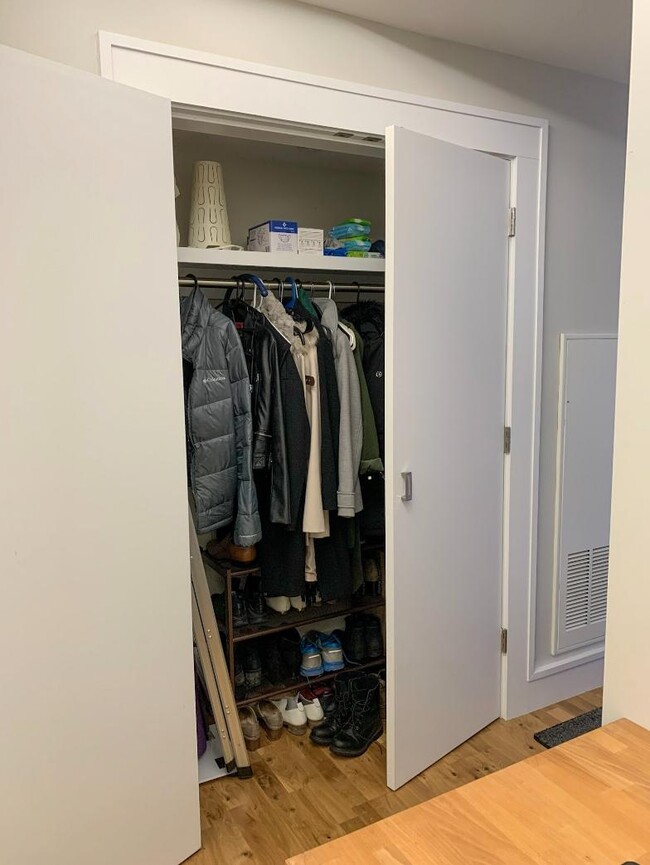 Building Photo - 1 bedroom in Cambridge MA 02141