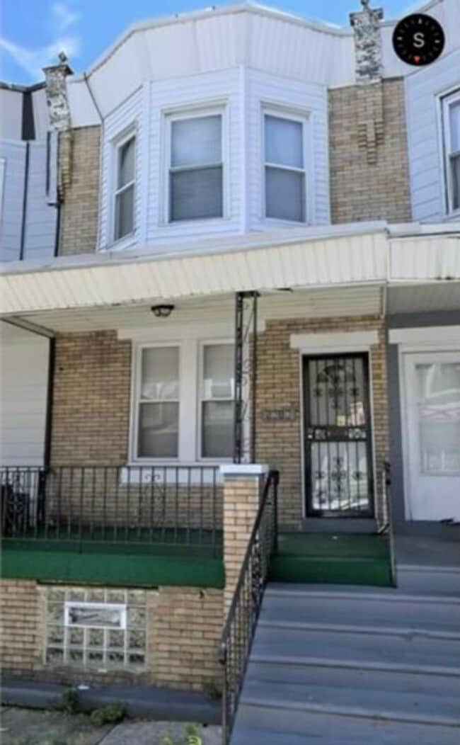 Building Photo - 3 Bedroom House for Rent