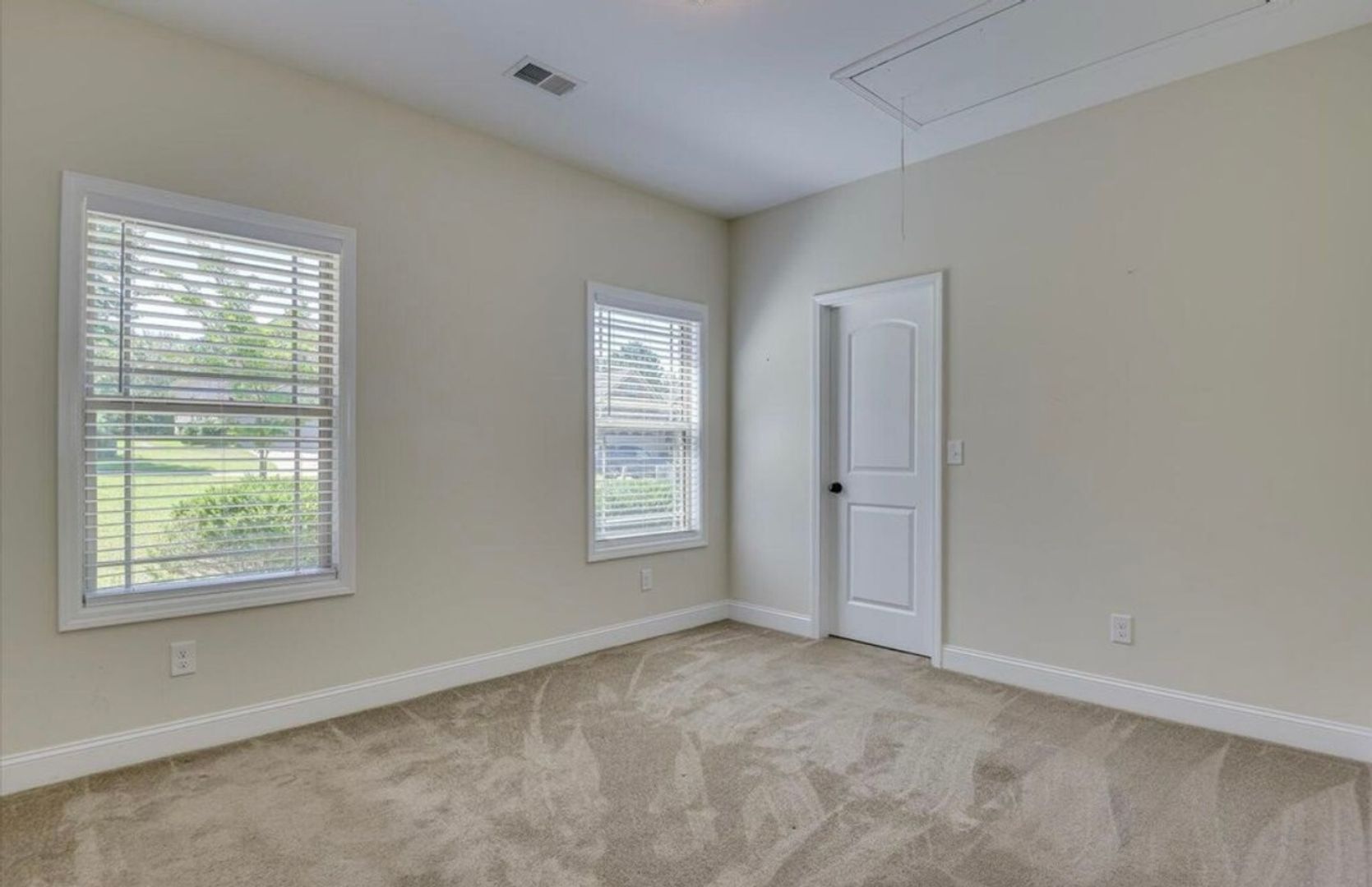 Building Photo - 221 Grand Oaks Wy NW