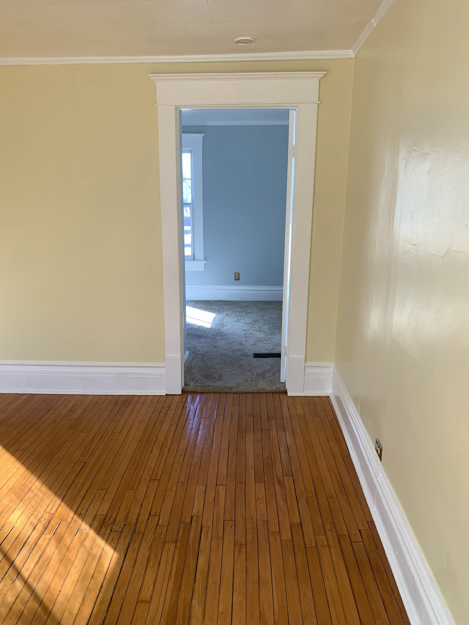 Building Photo - 628 37th St