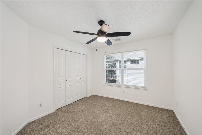 Building Photo - 174 W Greywing Cir