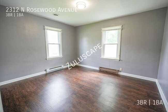 Building Photo - 2312 N Rosewood Ave
