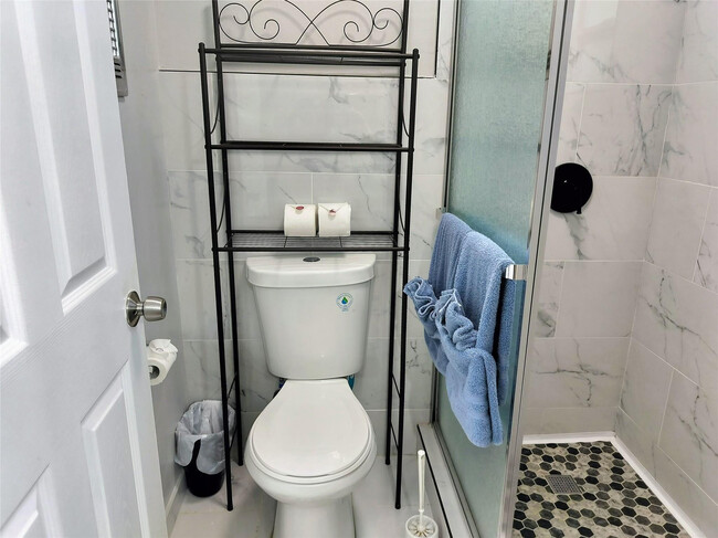 Building Photo - 77 Cardinal Dr