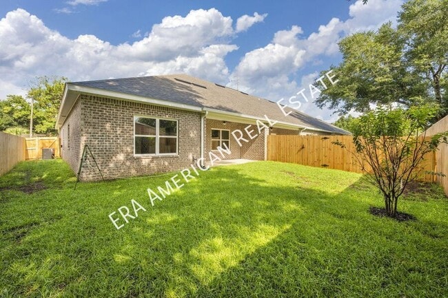Building Photo - 721 Fairview Dr