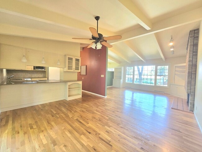 Building Photo - Charming 4-Bedroom Split-Level Home with S...