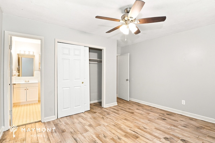 Building Photo - 3591 Robert E Lee Dr