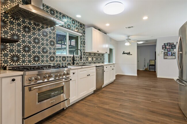 Building Photo - 12018 Beinhorn Dr