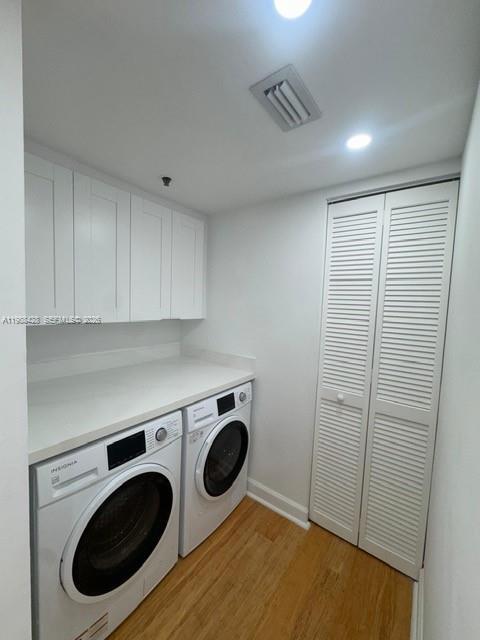 Building Photo - 801 N Venetian Dr