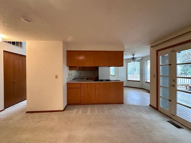 Building Photo - Bethany’s Deerfield Neighborhood – Spacious 3-Bedroom Home! | MOVE IN SPECIAL