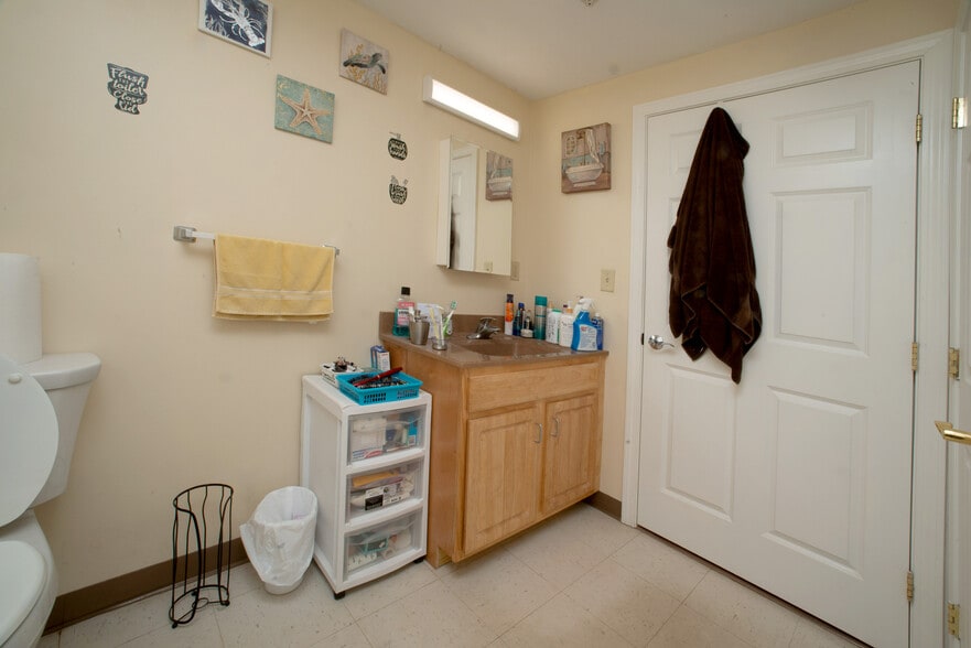 Building Photo - 15 Parmenter Rd