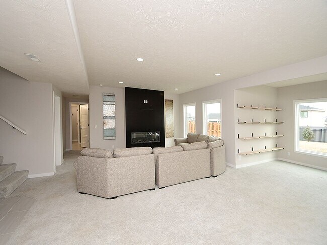 Building Photo - 5503 N 207th St