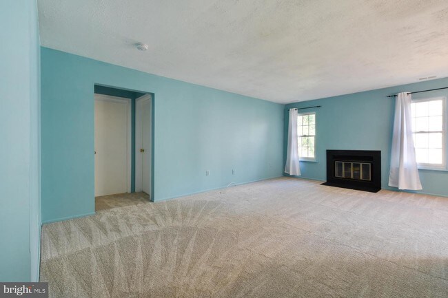 Building Photo - 7392 Elm Ct