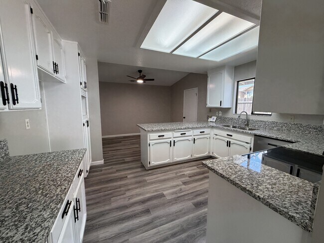Building Photo - 1120 Landreth Ct