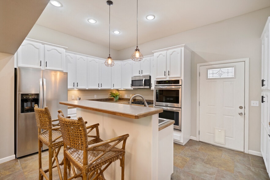 Kitchen - 150 Ranae Dr