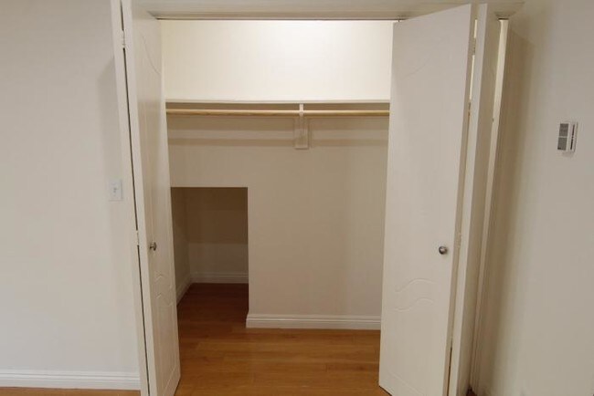 Building Photo - 1 bedroom in Los Angeles CA 90027