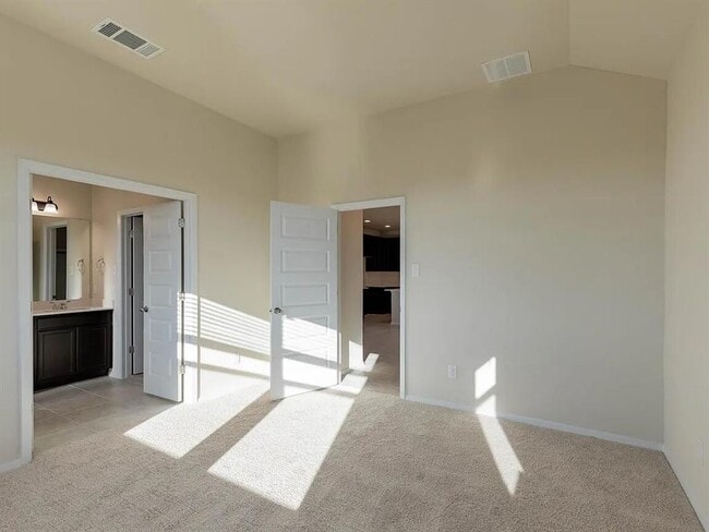 Building Photo - 229 Gray Wolf Dr