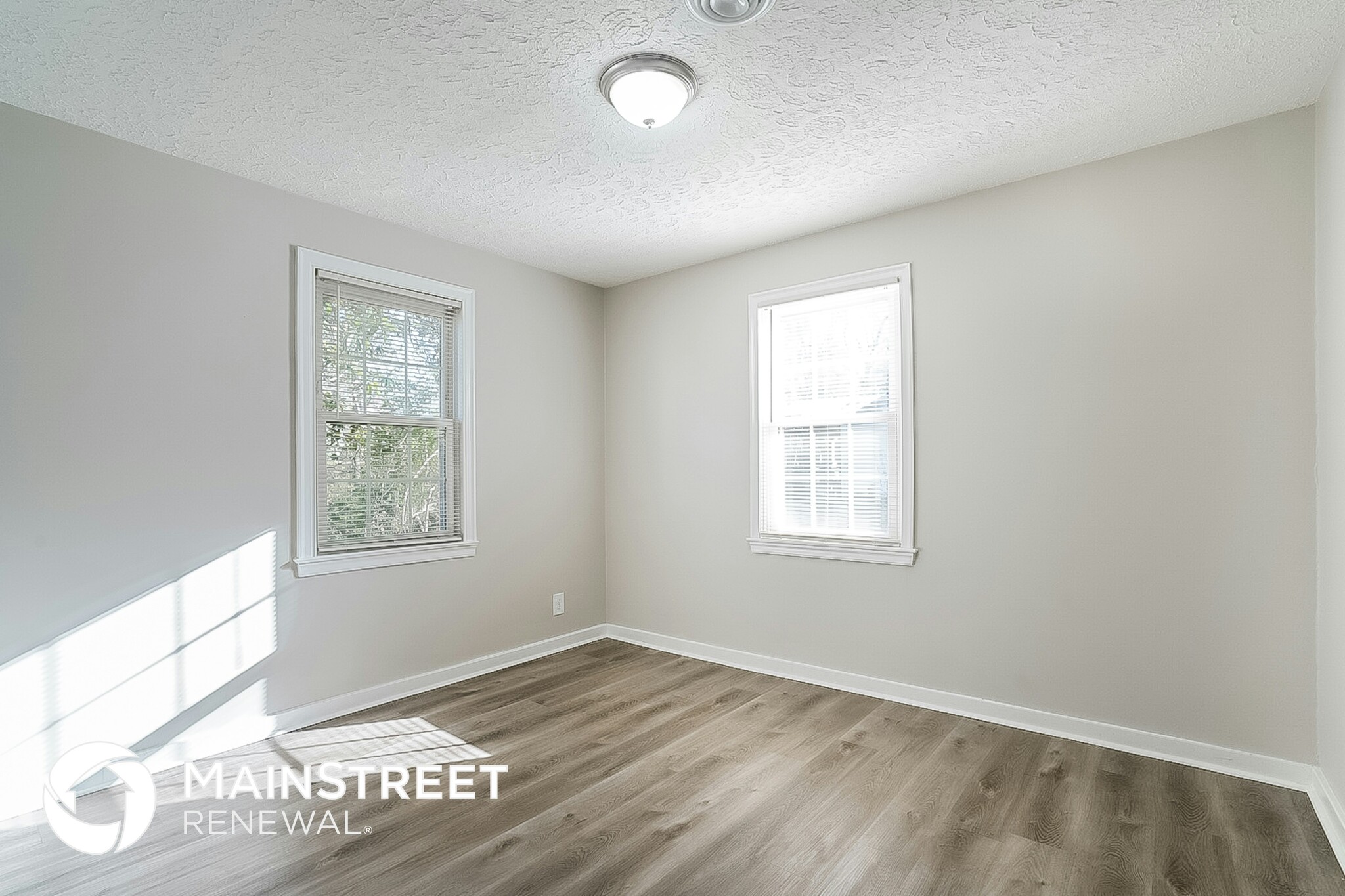 Building Photo - 2714 Hartford Dr