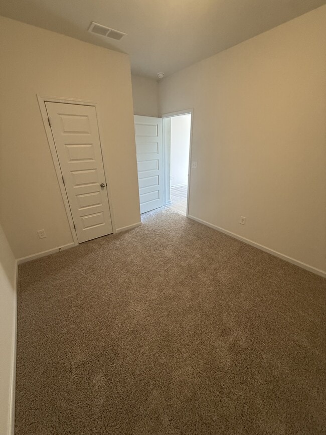 Building Photo - 184 Fair Oak Ln