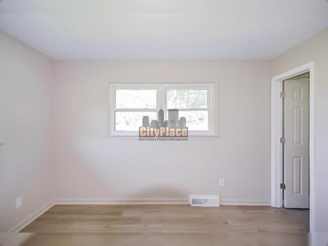 Building Photo - 7504 Honnen Dr N