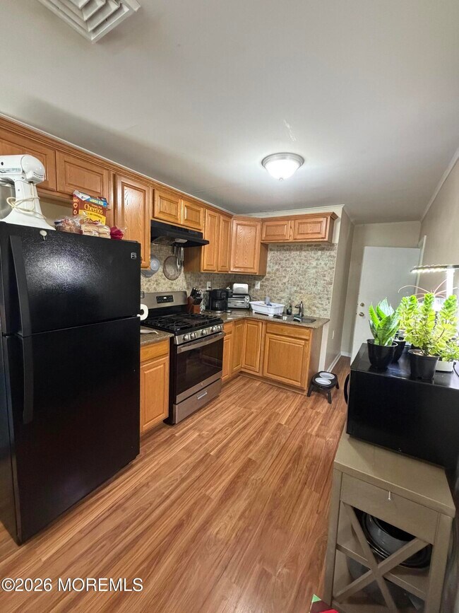 Building Photo - 28 New Monmouth Rd