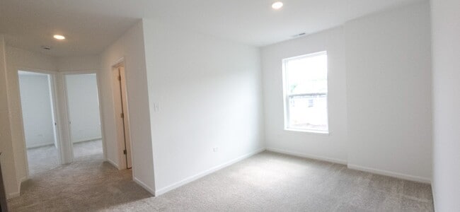 Building Photo - 8301 Kannon Dr