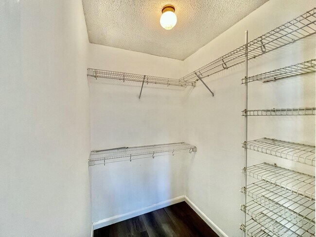 Building Photo - 1000 NW 13th St