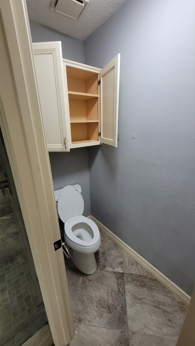 Building Photo - 13307 Lynnville Dr