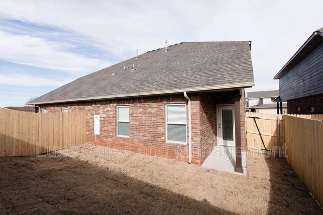 Building Photo - 2148 Camino Del Plaza Ln