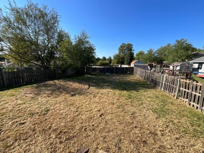 Building Photo - 18500 E Arrowhead Ln
