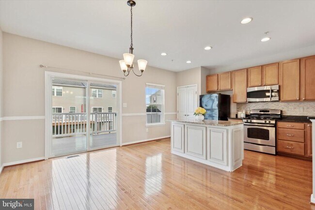 Building Photo - 113 Raven Ct