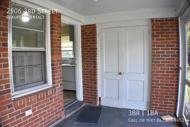 Building Photo - 2906 3rd St