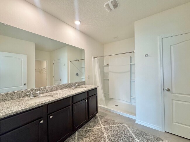 Building Photo - 632 Autumn Stream Dr