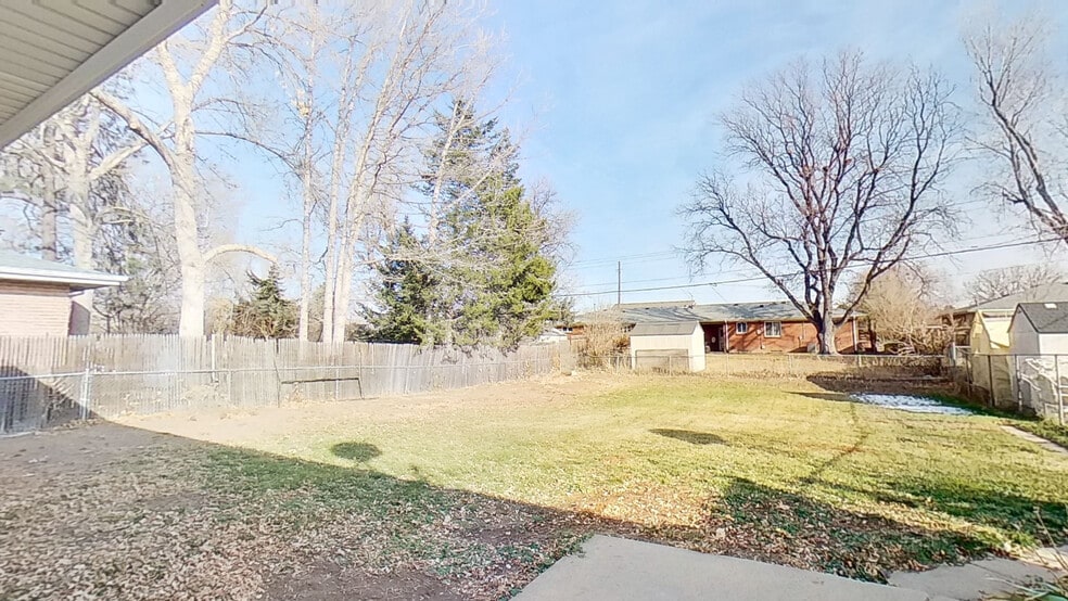 Primary Photo - 4673 Holland St