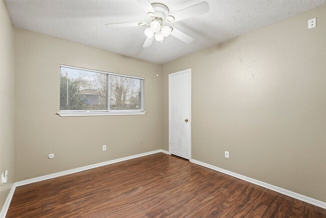 Building Photo - 21739 Park Bend Dr