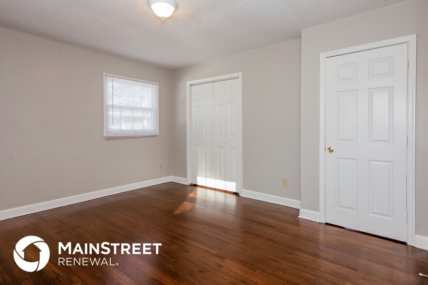 Building Photo - 8711 Farmwood Ct