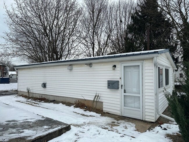 Building Photo - 4935 8th Ave