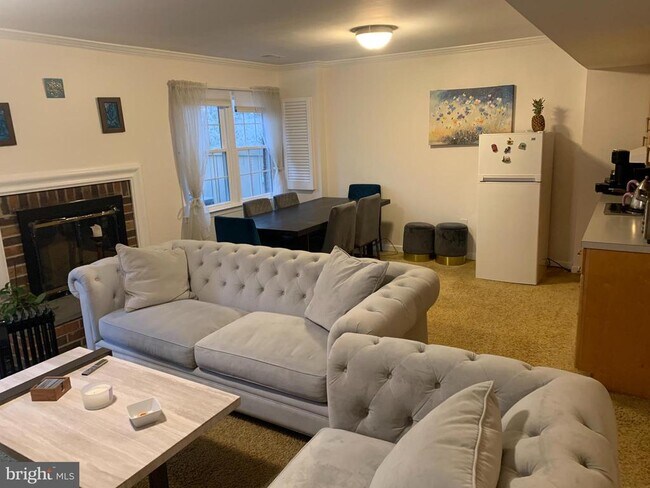 Primary Photo - 5800 Edson Ln